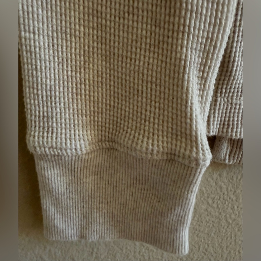 Banana Republic Rustic Long Sleeve Waffle Knit Henley in Oatmeal Heather XS - Picture 4 of 9